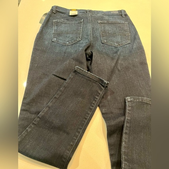 NEW Slim Fit Mid Rise Skinny Leg Jeans- 10 Medium Nightingale - Picture 13 of 13